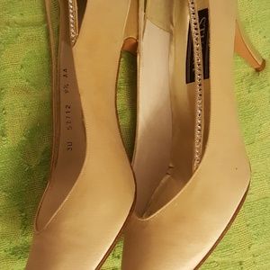 Beige satin heels with rhinestone